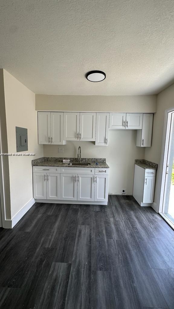 1430 NW 2nd Ave 3, Florida City, Florida 33034, 2 Bedrooms Bedrooms, ,1 BathroomBathrooms,Residentiallease,For Rent,1430 NW 2nd Ave 3,A11572627