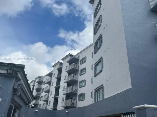 2475 NW 16th St Rd 308, Miami, Florida 33125, 2 Bedrooms Bedrooms, ,2 BathroomsBathrooms,Residentiallease,For Rent,2475 NW 16th St Rd 308,A11572641