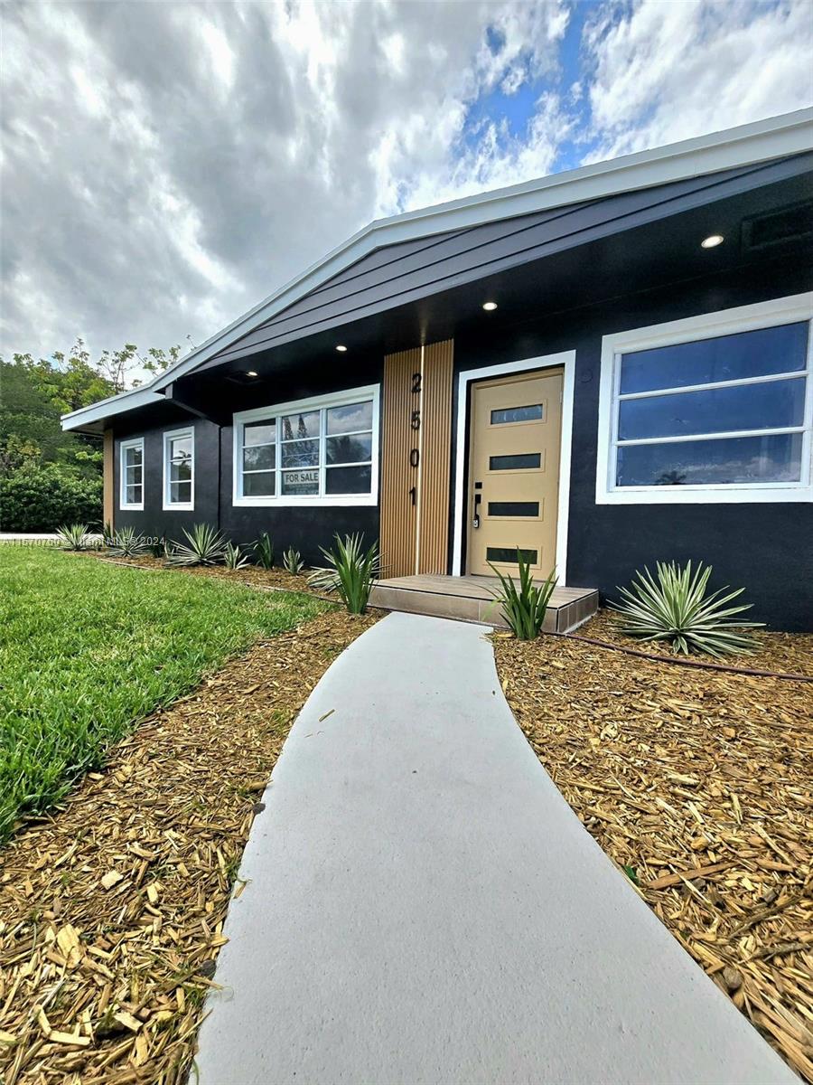2501 SW 16th Ct, Fort Lauderdale, Florida 33312, 3 Bedrooms Bedrooms, ,2 BathroomsBathrooms,Residential,For Sale,2501 SW 16th Ct,A11570760