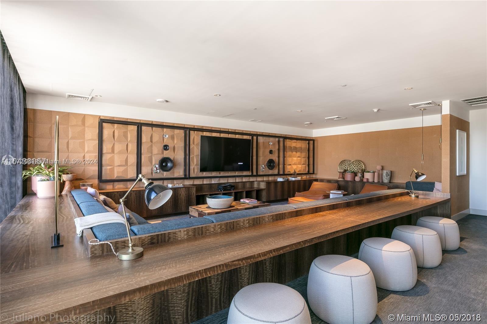 121 NE 34th St 2202, Miami, Florida 33137, 2 Bedrooms Bedrooms, ,2 BathroomsBathrooms,Residentiallease,For Rent,121 NE 34th St 2202,A11572669