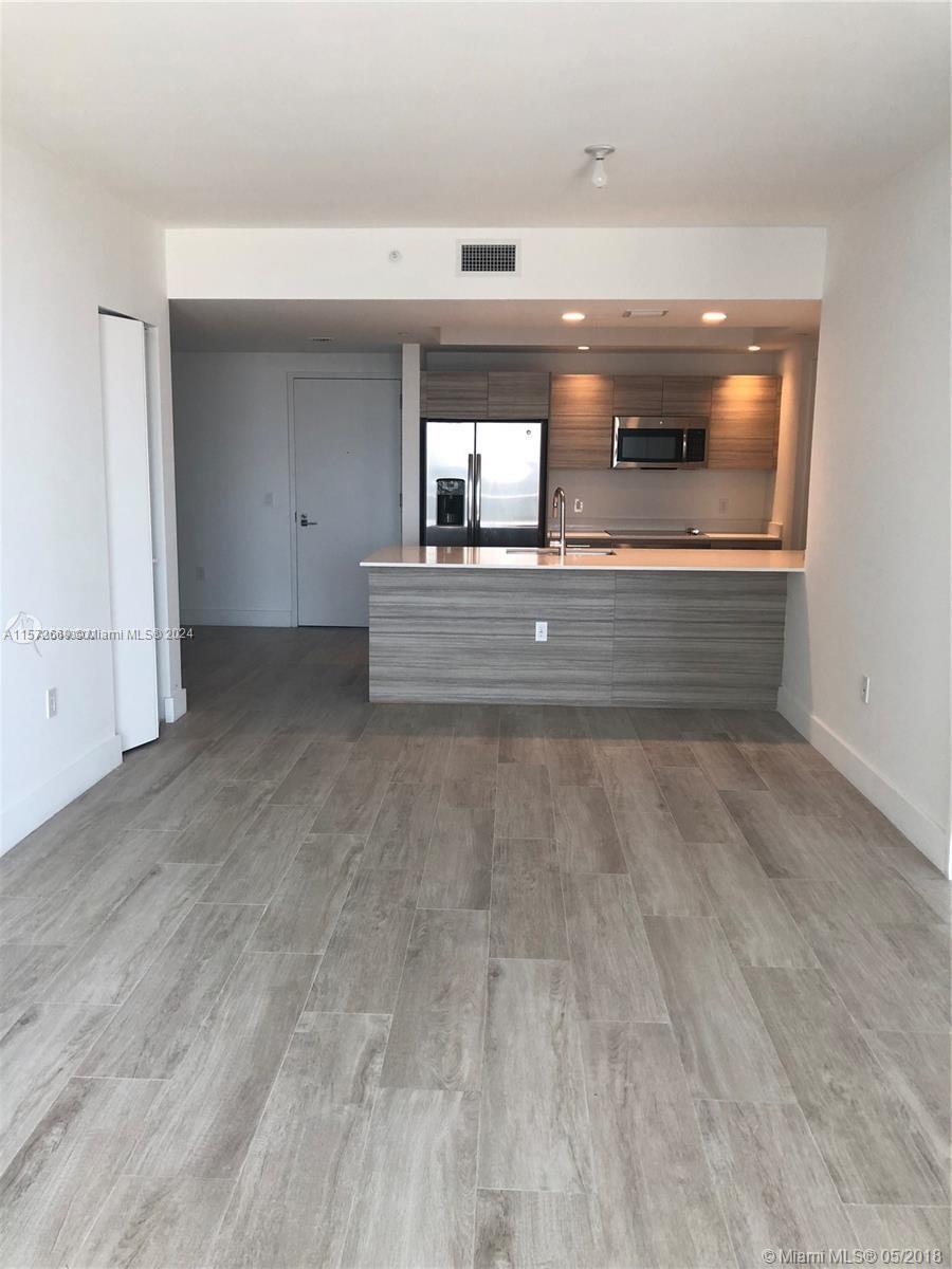 121 NE 34th St 2202, Miami, Florida 33137, 2 Bedrooms Bedrooms, ,2 BathroomsBathrooms,Residentiallease,For Rent,121 NE 34th St 2202,A11572669