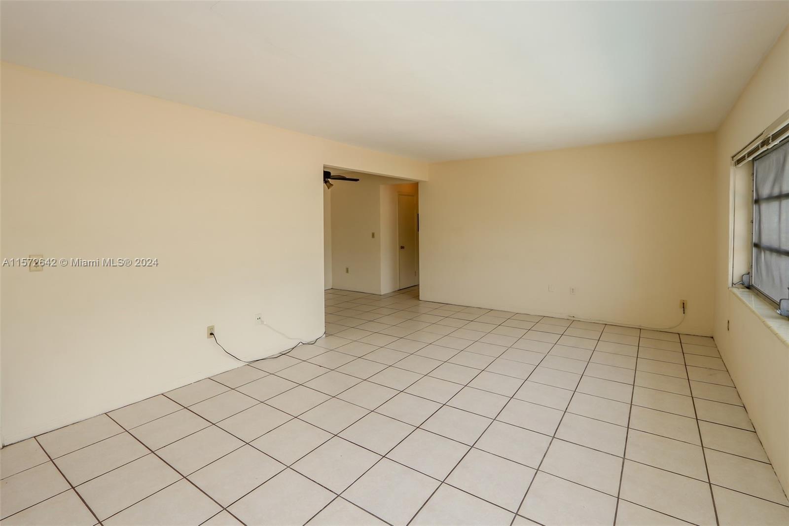 1250 S Alhambra Cir 17, Coral Gables, Florida 33146, 1 Bedroom Bedrooms, ,1 BathroomBathrooms,Residentiallease,For Rent,1250 S Alhambra Cir 17,A11572642