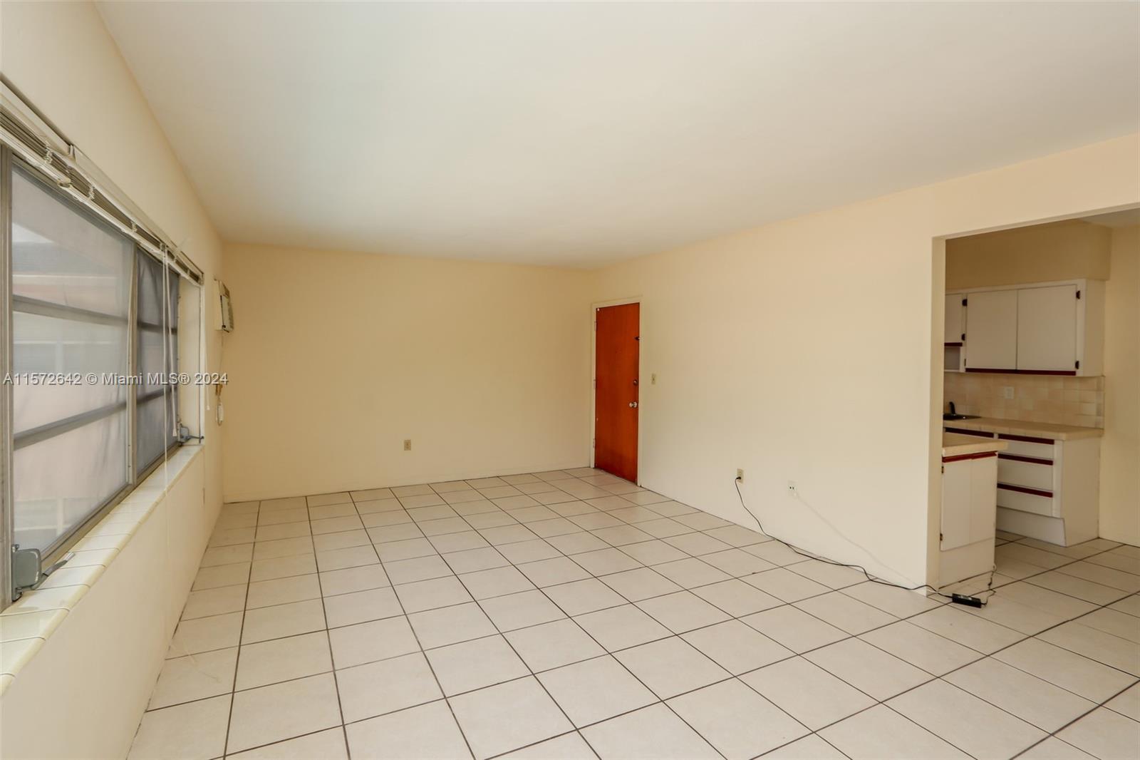 1250 S Alhambra Cir 17, Coral Gables, Florida 33146, 1 Bedroom Bedrooms, ,1 BathroomBathrooms,Residentiallease,For Rent,1250 S Alhambra Cir 17,A11572642