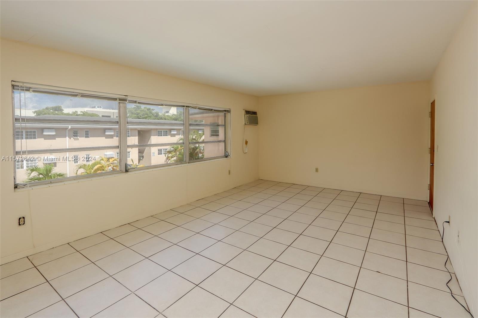 1250 S Alhambra Cir 17, Coral Gables, Florida 33146, 1 Bedroom Bedrooms, ,1 BathroomBathrooms,Residentiallease,For Rent,1250 S Alhambra Cir 17,A11572642