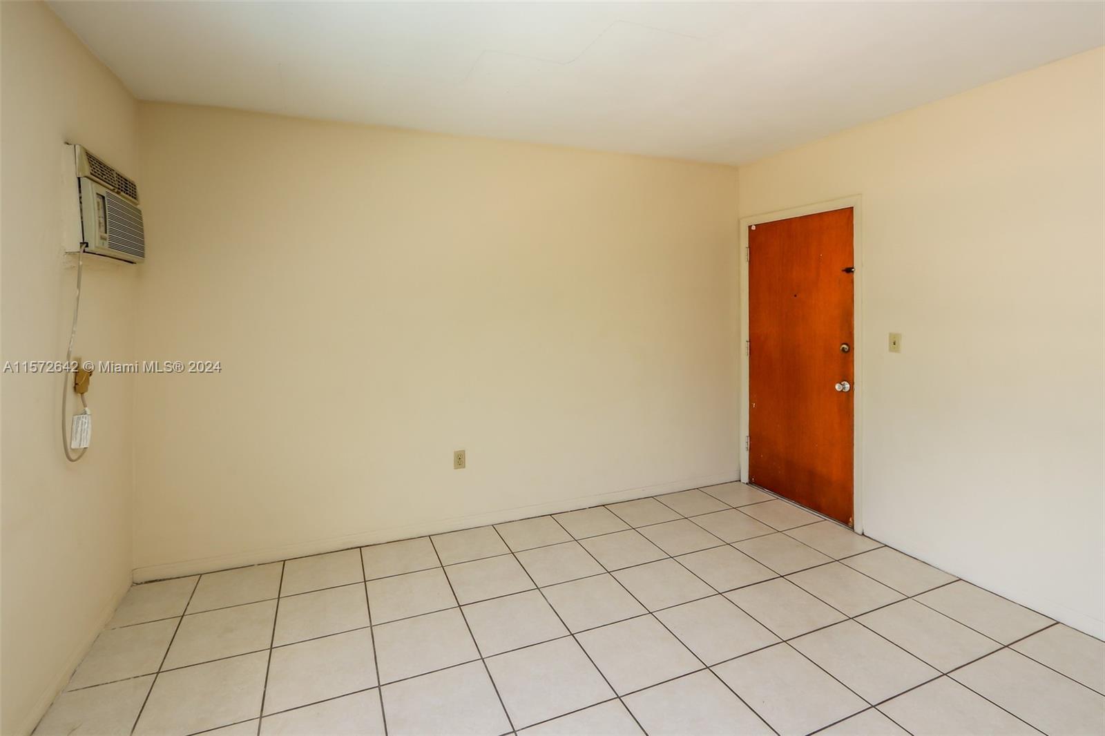 1250 S Alhambra Cir 17, Coral Gables, Florida 33146, 1 Bedroom Bedrooms, ,1 BathroomBathrooms,Residentiallease,For Rent,1250 S Alhambra Cir 17,A11572642