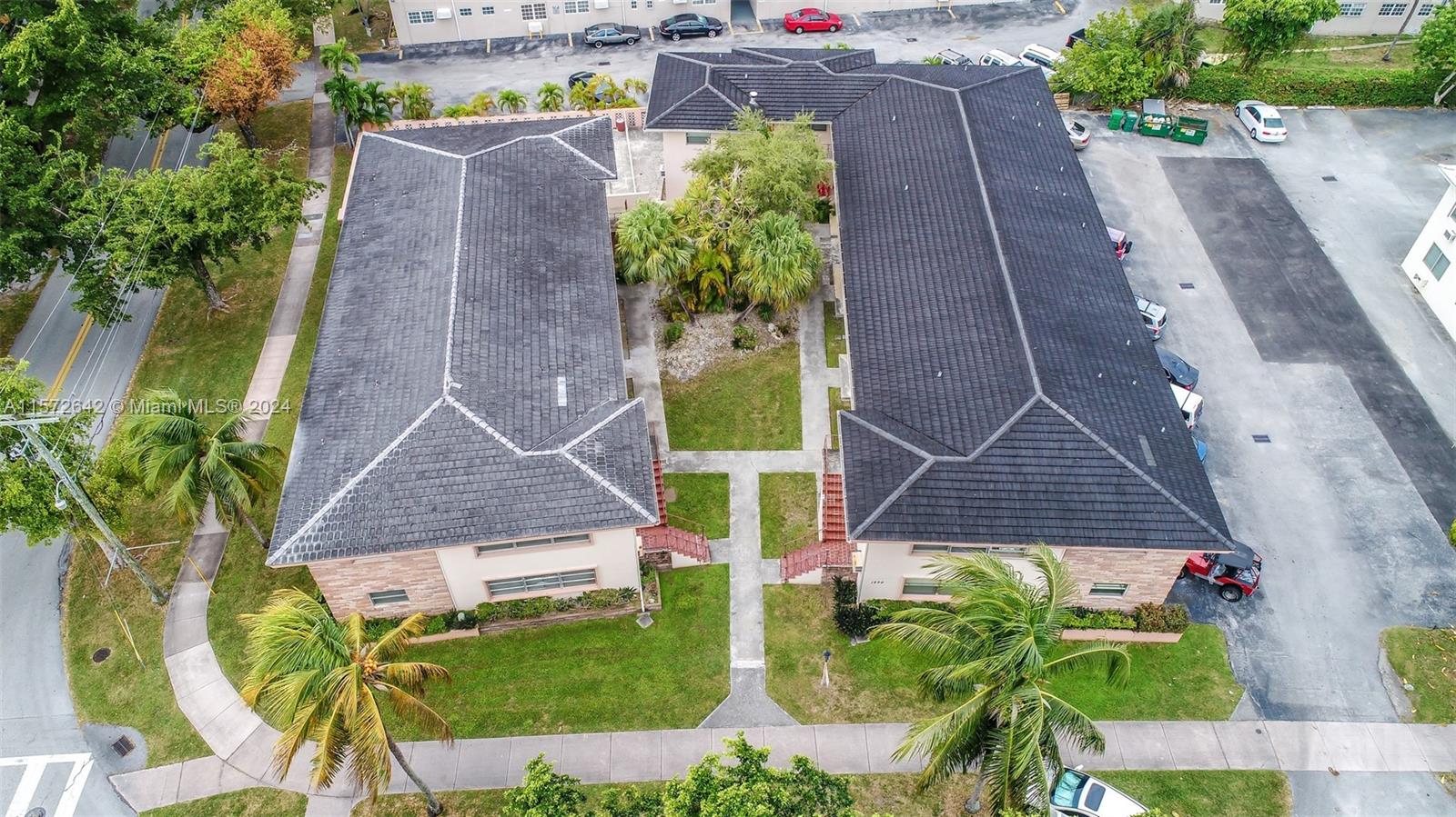 1250 S Alhambra Cir 17, Coral Gables, Florida 33146, 1 Bedroom Bedrooms, ,1 BathroomBathrooms,Residentiallease,For Rent,1250 S Alhambra Cir 17,A11572642