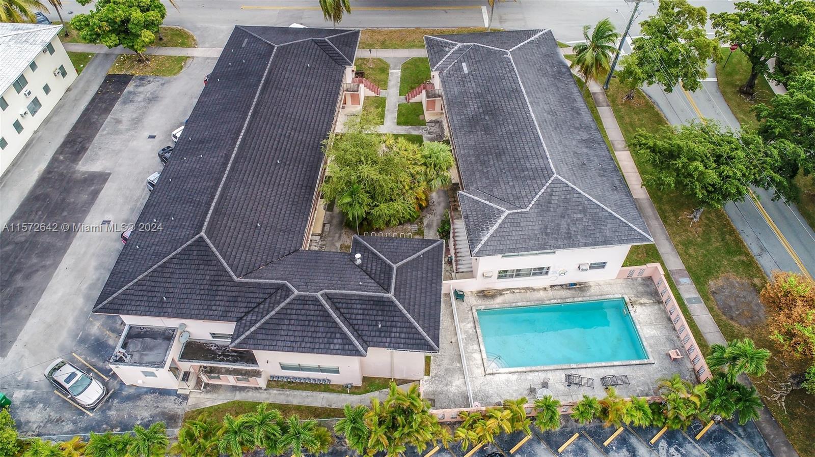 1250 S Alhambra Cir 17, Coral Gables, Florida 33146, 1 Bedroom Bedrooms, ,1 BathroomBathrooms,Residentiallease,For Rent,1250 S Alhambra Cir 17,A11572642