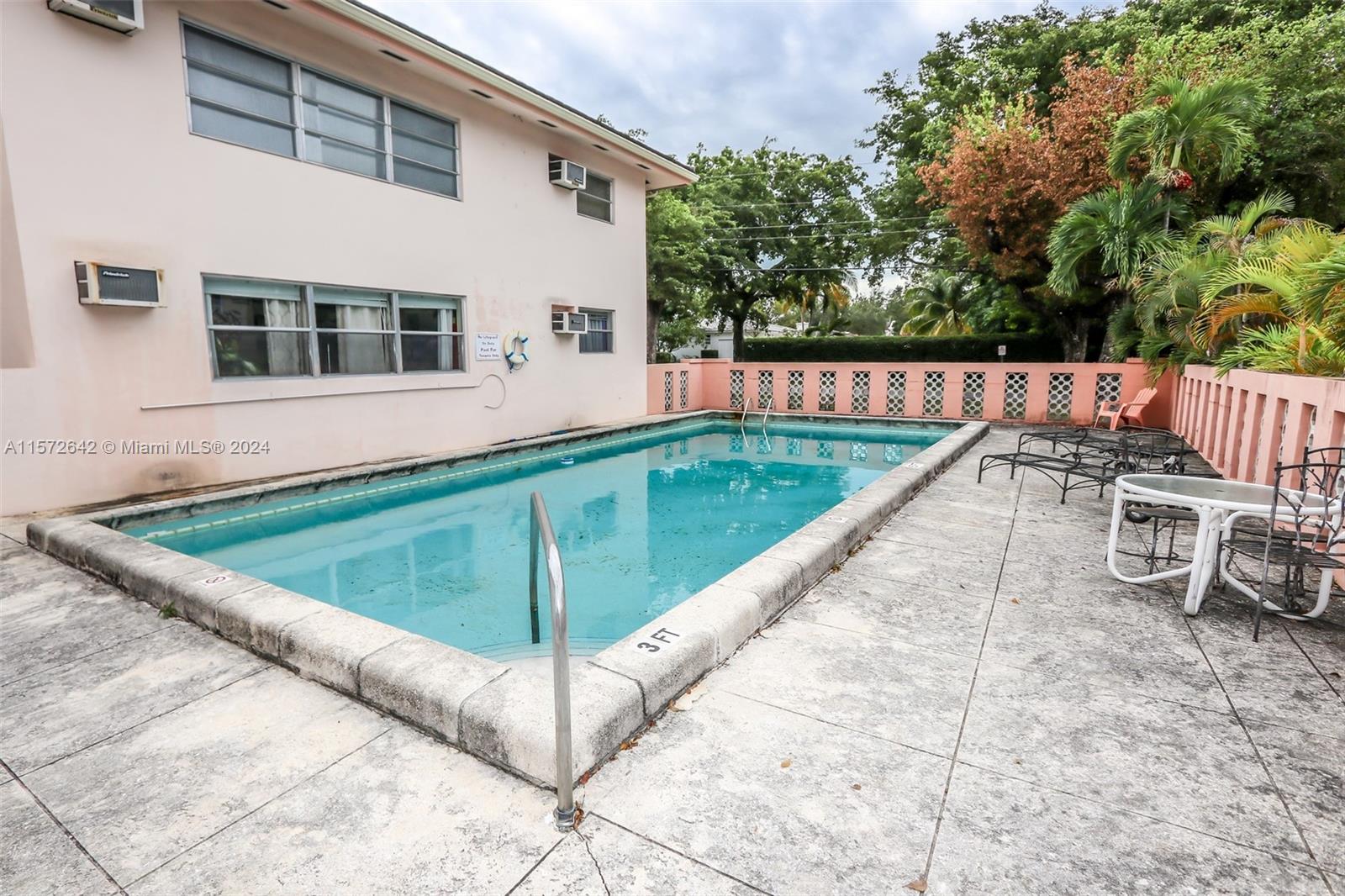 1250 S Alhambra Cir 17, Coral Gables, Florida 33146, 1 Bedroom Bedrooms, ,1 BathroomBathrooms,Residentiallease,For Rent,1250 S Alhambra Cir 17,A11572642
