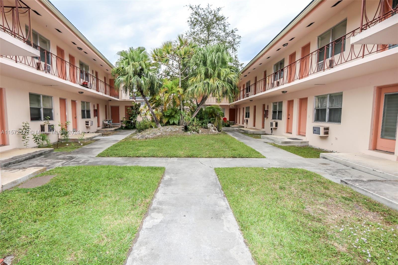 1250 S Alhambra Cir 17, Coral Gables, Florida 33146, 1 Bedroom Bedrooms, ,1 BathroomBathrooms,Residentiallease,For Rent,1250 S Alhambra Cir 17,A11572642
