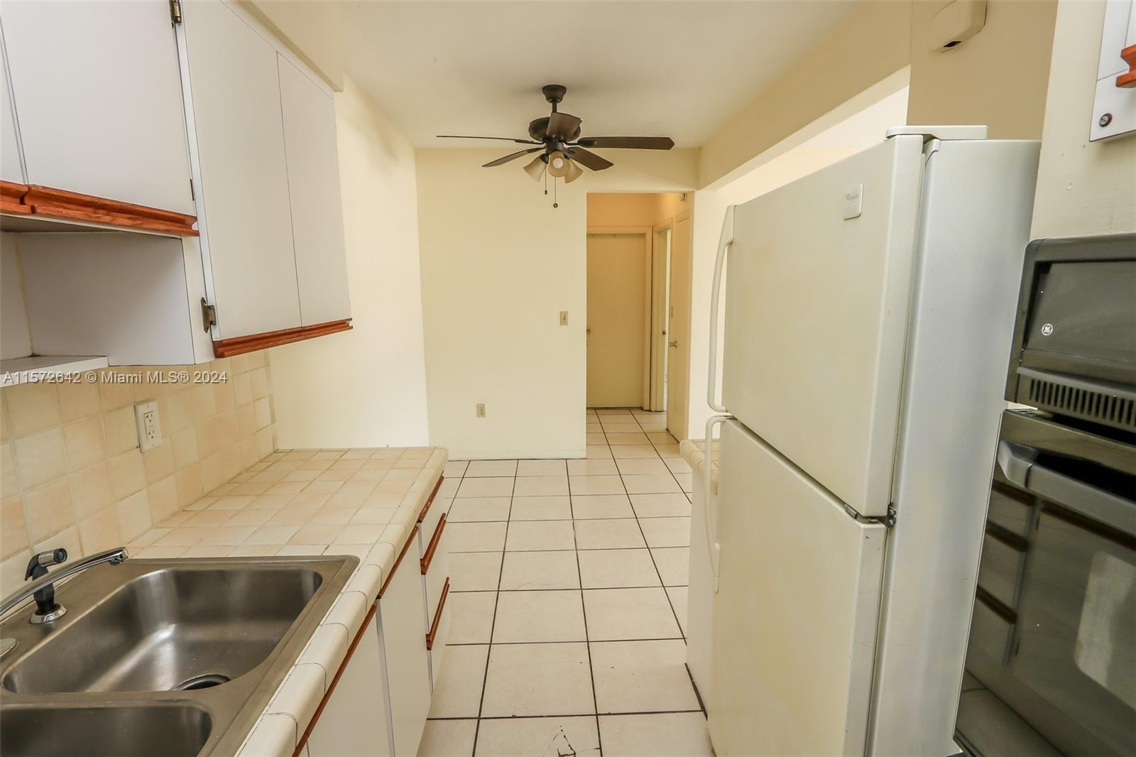 1250 S Alhambra Cir 17, Coral Gables, Florida 33146, 1 Bedroom Bedrooms, ,1 BathroomBathrooms,Residentiallease,For Rent,1250 S Alhambra Cir 17,A11572642