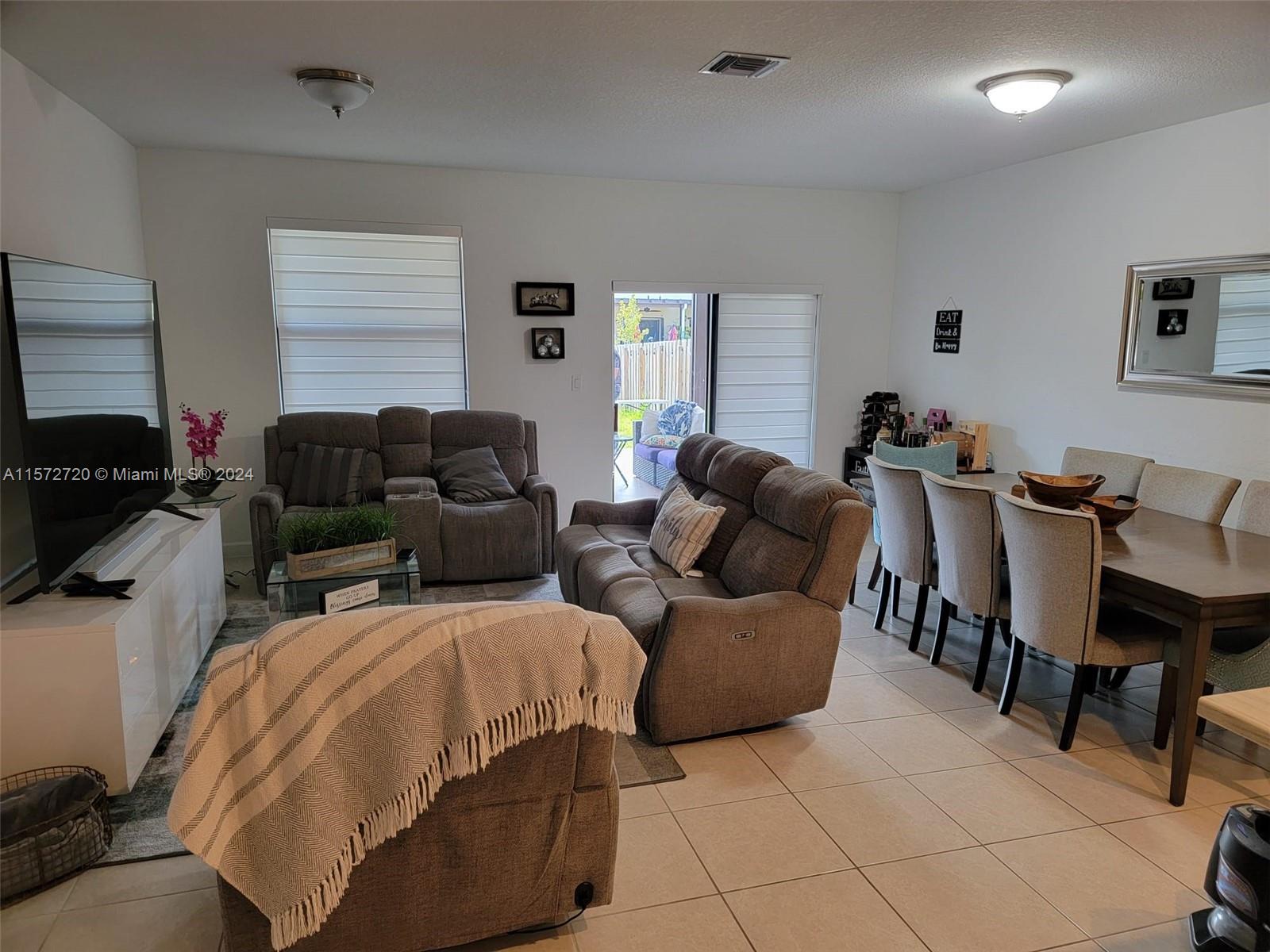 25278 SW 108 Ave, Homestead, Florida 33032, 4 Bedrooms Bedrooms, ,3 BathroomsBathrooms,Residentiallease,For Rent,25278 SW 108 Ave,A11572720