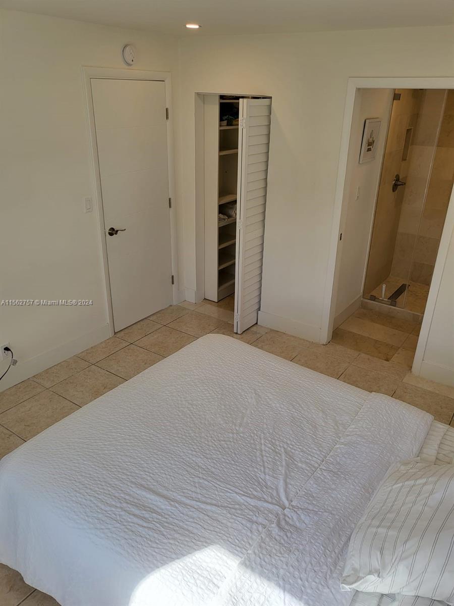 6130 Grant St 2, Hollywood, Florida 33024, 1 Bedroom Bedrooms, ,1 BathroomBathrooms,Residentiallease,For Rent,6130 Grant St 2,A11562757