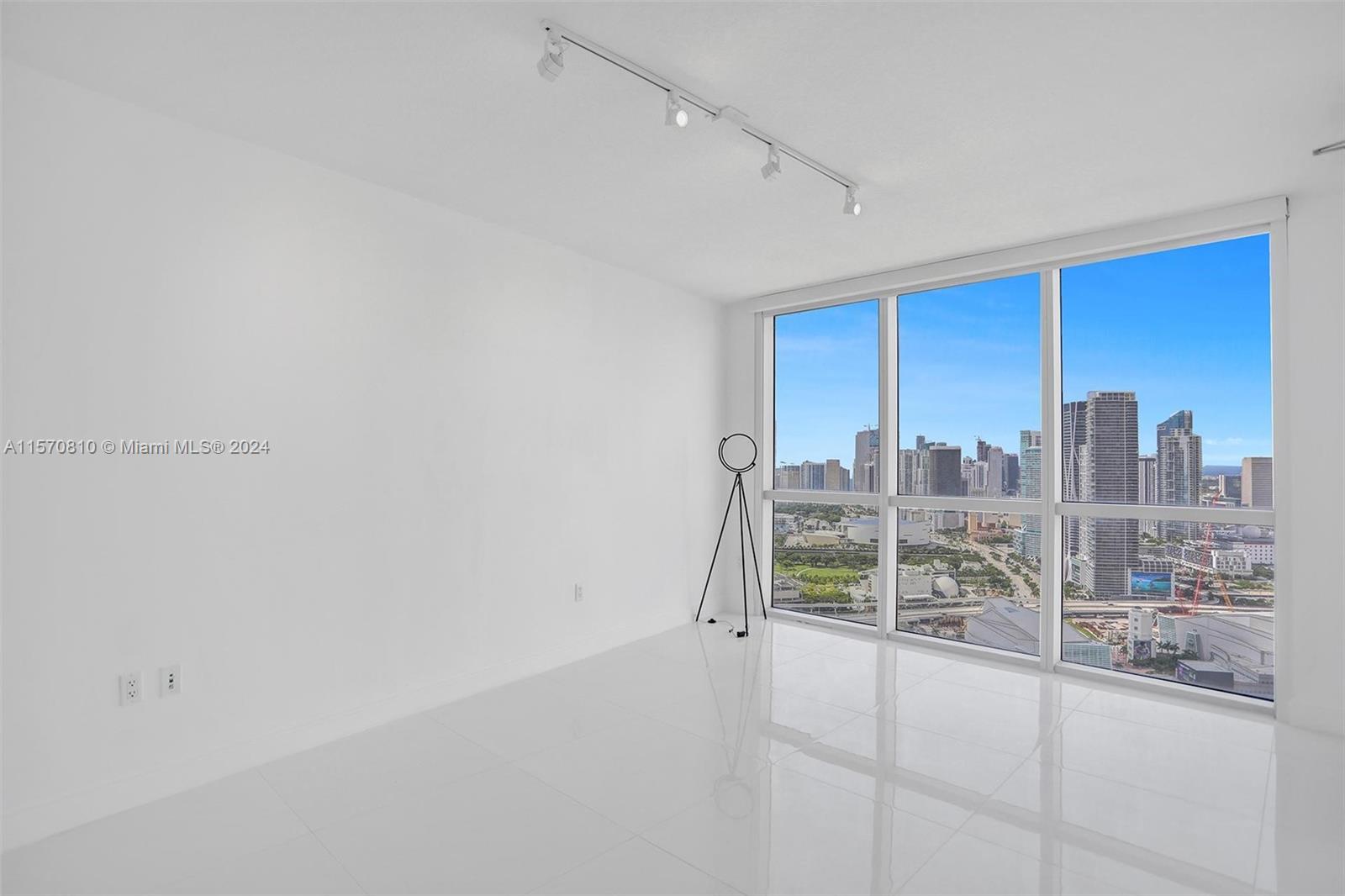 1750 N Bayshore Dr 5214, Miami, Florida 33132, 2 Bedrooms Bedrooms, ,2 BathroomsBathrooms,Residentiallease,For Rent,1750 N Bayshore Dr 5214,A11570810
