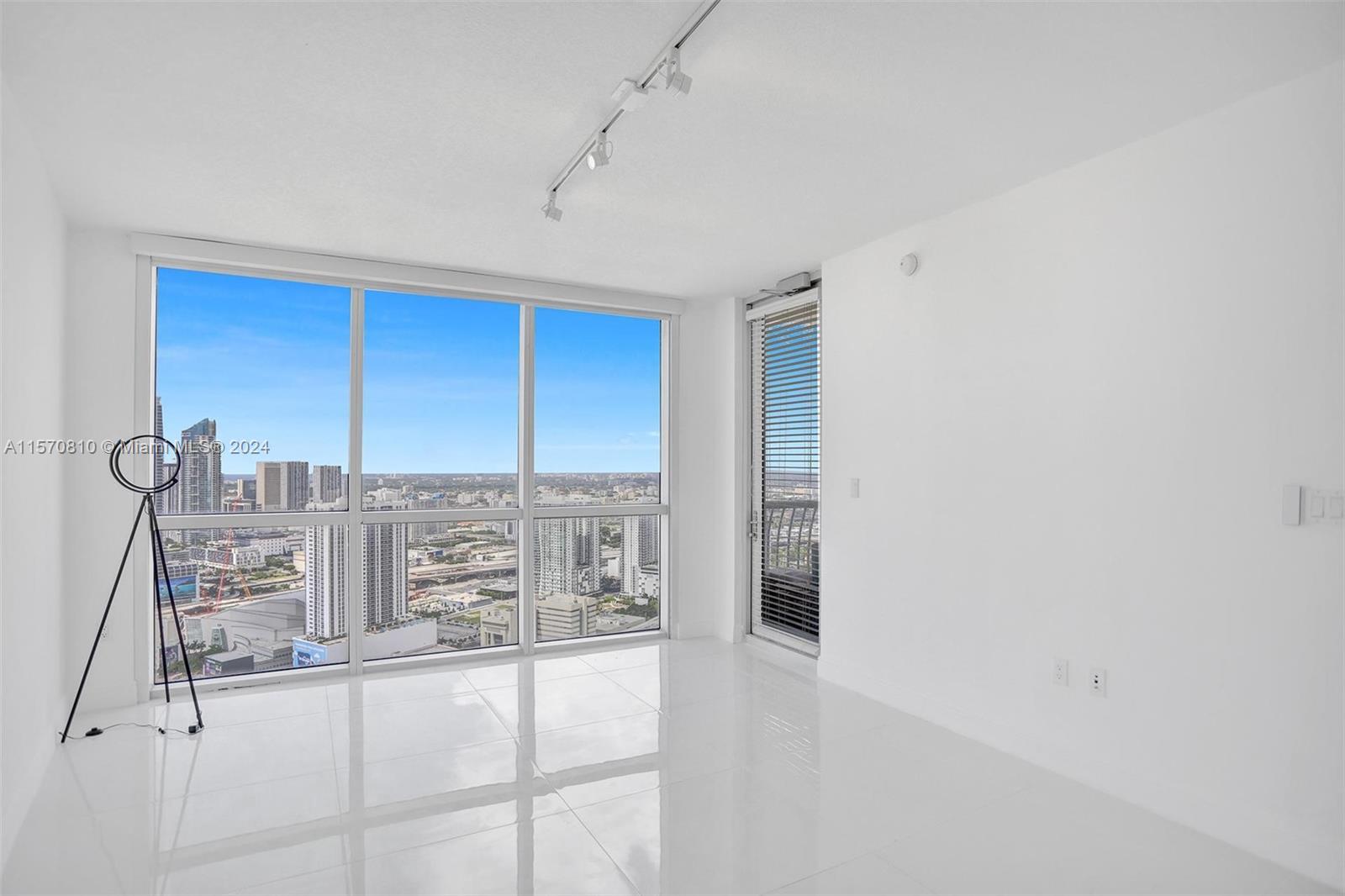1750 N Bayshore Dr 5214, Miami, Florida 33132, 2 Bedrooms Bedrooms, ,2 BathroomsBathrooms,Residentiallease,For Rent,1750 N Bayshore Dr 5214,A11570810