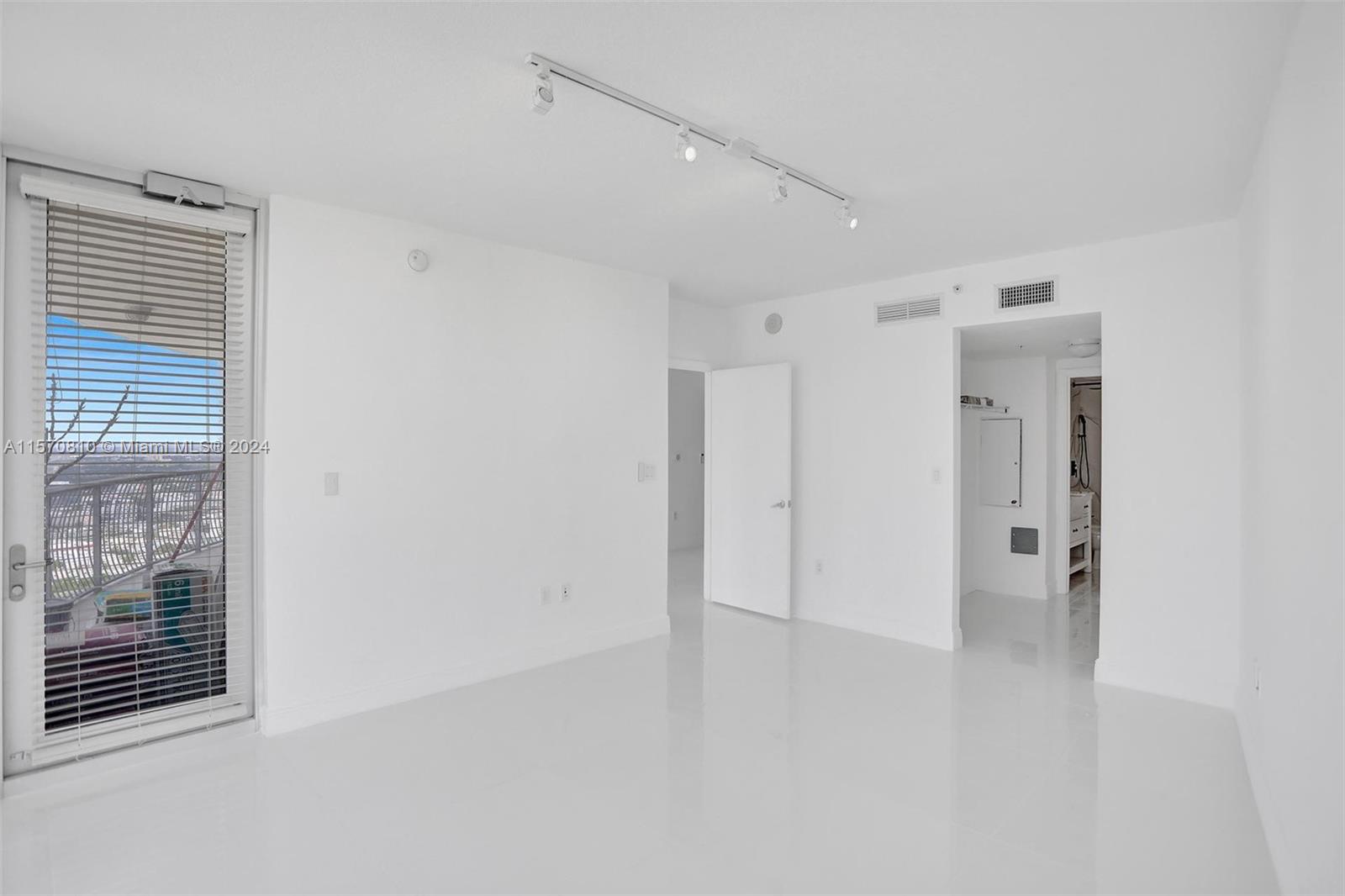 1750 N Bayshore Dr 5214, Miami, Florida 33132, 2 Bedrooms Bedrooms, ,2 BathroomsBathrooms,Residentiallease,For Rent,1750 N Bayshore Dr 5214,A11570810