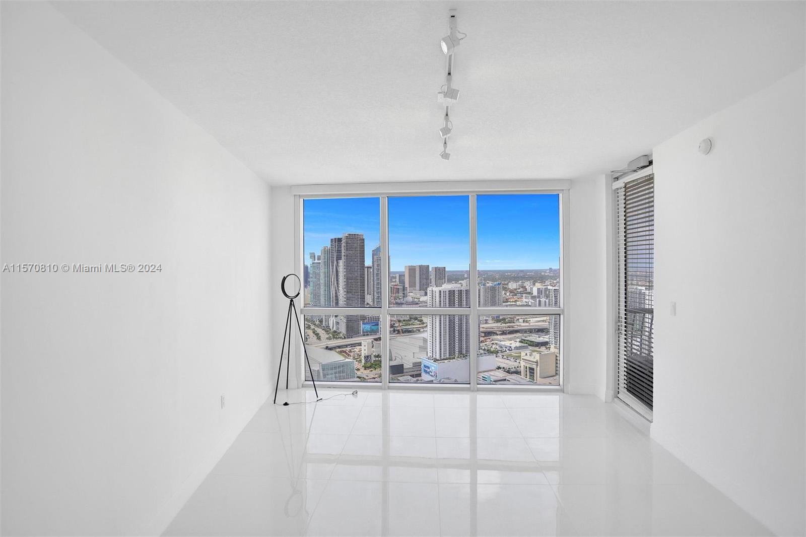 1750 N Bayshore Dr 5214, Miami, Florida 33132, 2 Bedrooms Bedrooms, ,2 BathroomsBathrooms,Residentiallease,For Rent,1750 N Bayshore Dr 5214,A11570810