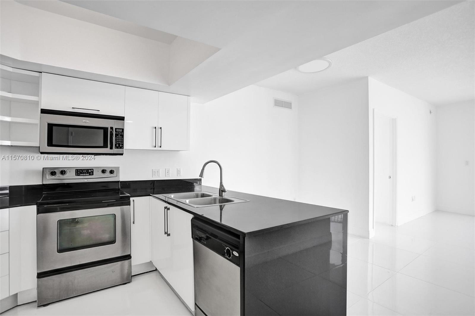 1750 N Bayshore Dr 5214, Miami, Florida 33132, 2 Bedrooms Bedrooms, ,2 BathroomsBathrooms,Residentiallease,For Rent,1750 N Bayshore Dr 5214,A11570810