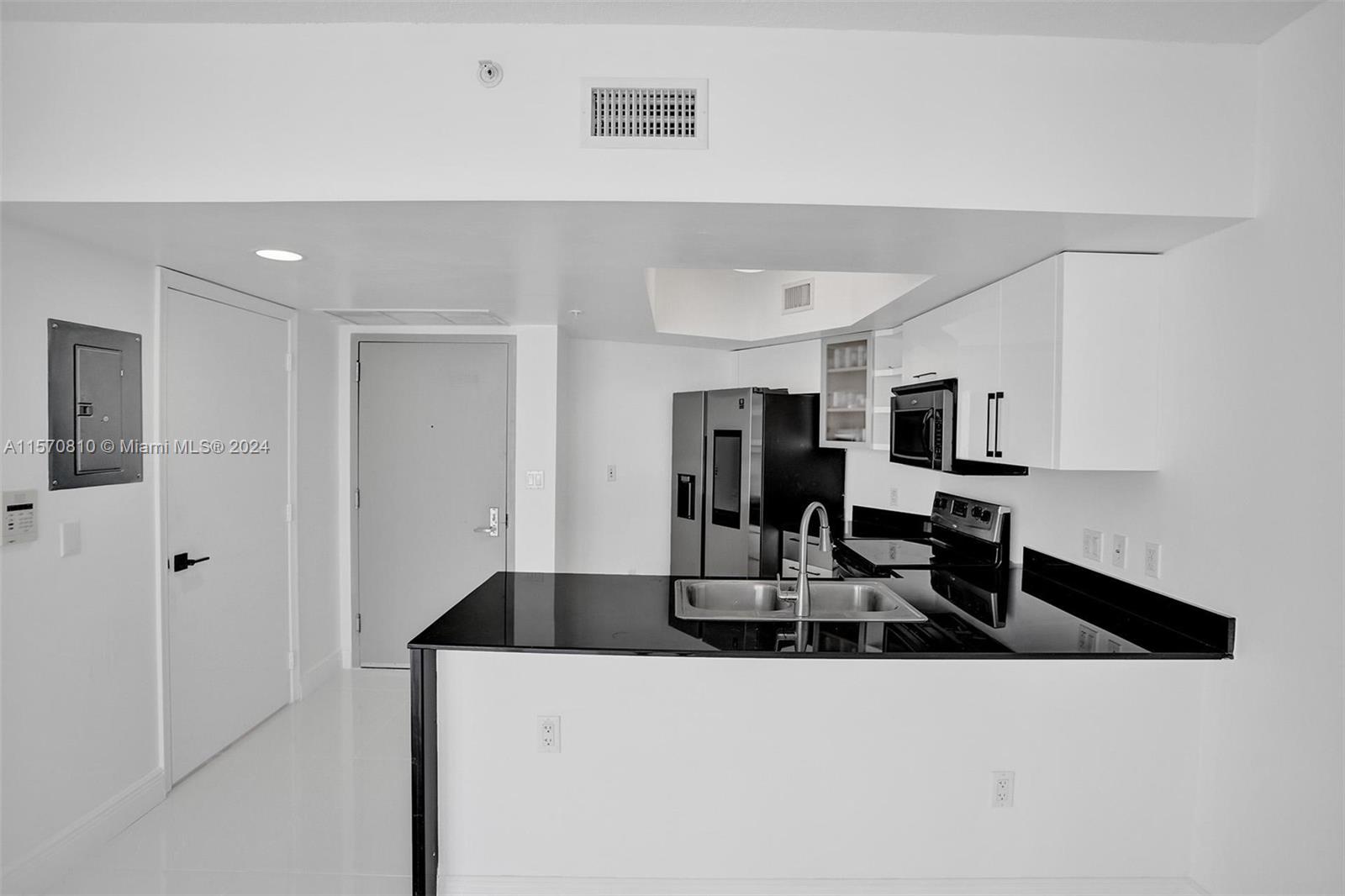 1750 N Bayshore Dr 5214, Miami, Florida 33132, 2 Bedrooms Bedrooms, ,2 BathroomsBathrooms,Residentiallease,For Rent,1750 N Bayshore Dr 5214,A11570810