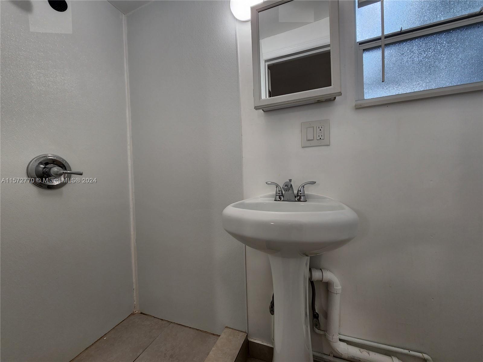 10335 NW 2nd Ct 3, Miami, Florida 33150, ,1 BathroomBathrooms,Residentiallease,For Rent,10335 NW 2nd Ct 3,A11572770