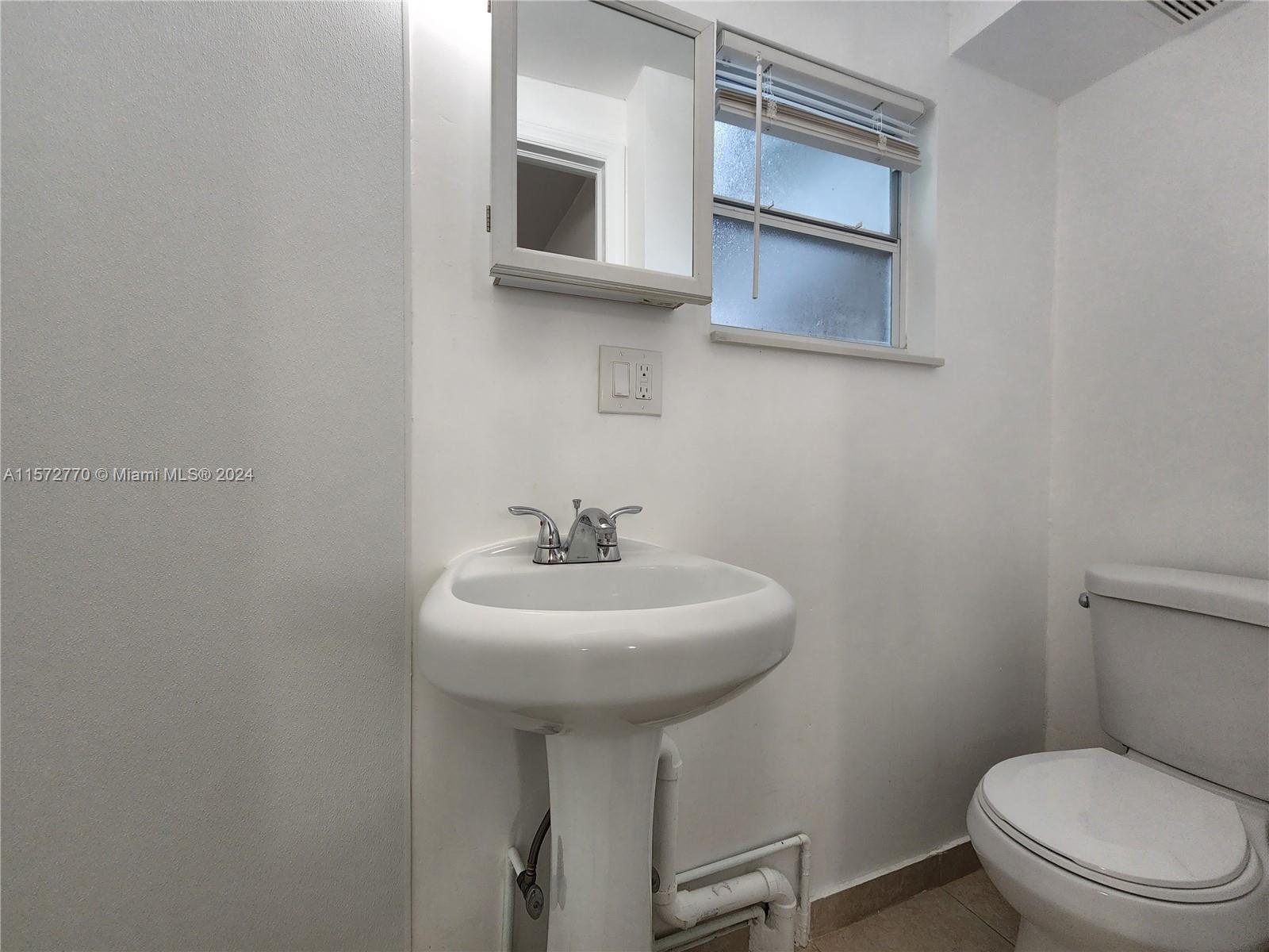 10335 NW 2nd Ct 3, Miami, Florida 33150, ,1 BathroomBathrooms,Residentiallease,For Rent,10335 NW 2nd Ct 3,A11572770