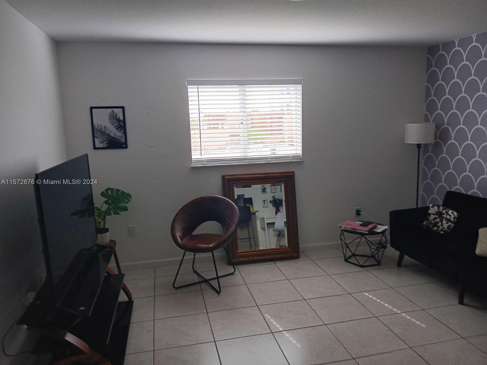 328 NW 12th Ave 3, Miami, Florida 33128, 1 Bedroom Bedrooms, ,1 BathroomBathrooms,Residentiallease,For Rent,328 NW 12th Ave 3,A11572676