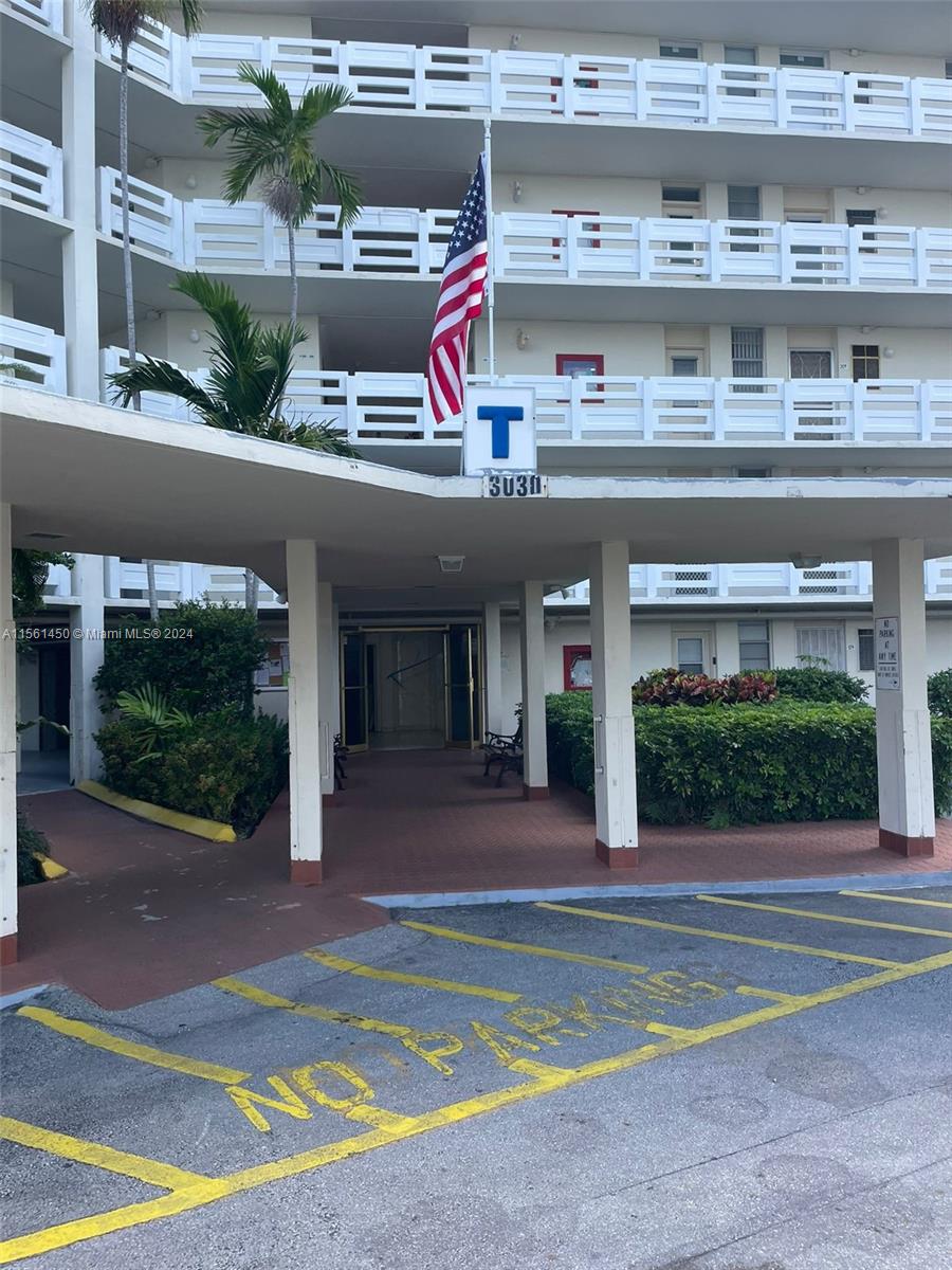 3030 Marcos Dr T604, Aventura, Florida 33160, 2 Bedrooms Bedrooms, ,2 BathroomsBathrooms,Residentiallease,For Rent,3030 Marcos Dr T604,A11561450