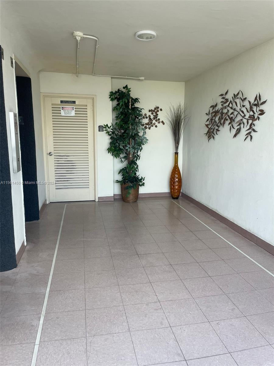3030 Marcos Dr T604, Aventura, Florida 33160, 2 Bedrooms Bedrooms, ,2 BathroomsBathrooms,Residentiallease,For Rent,3030 Marcos Dr T604,A11561450
