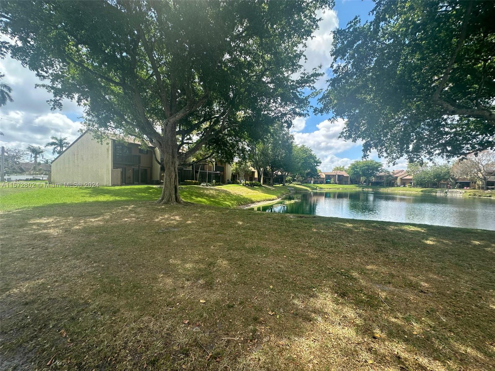 8528 Old Country Mnr 122, Davie, Florida 33328, 3 Bedrooms Bedrooms, ,2 BathroomsBathrooms,Residential,For Sale,8528 Old Country Mnr 122,A11572802