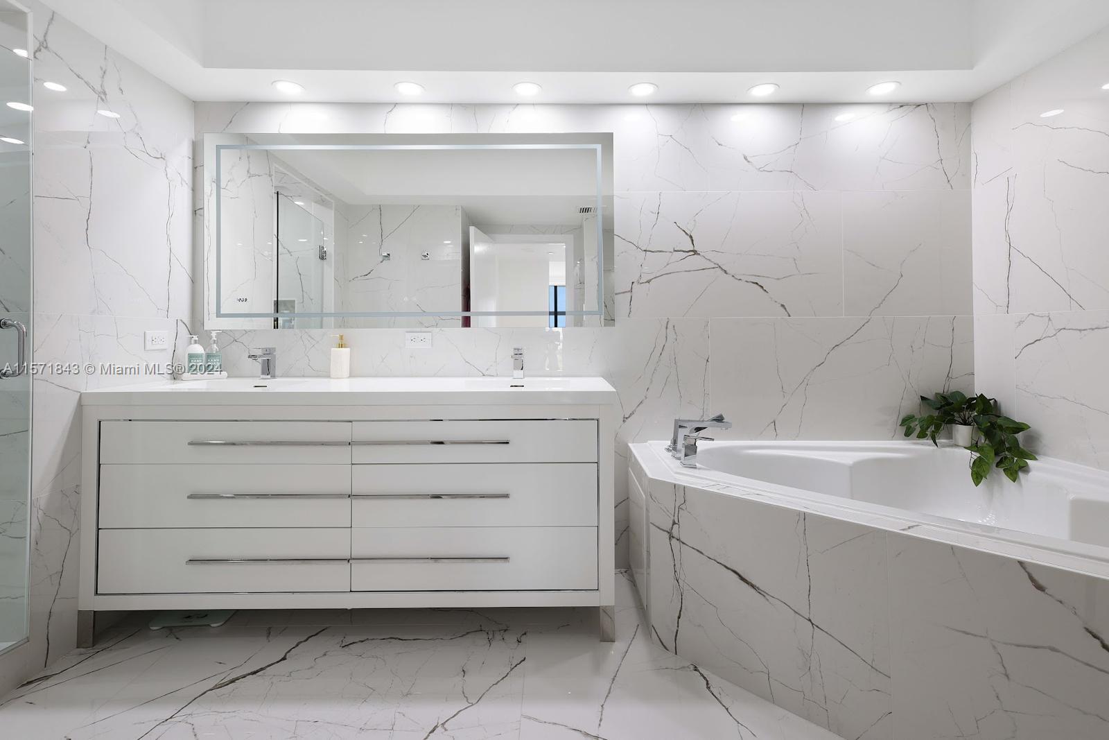 20281 E Country Club Dr 1109, Aventura, Florida 33180, 2 Bedrooms Bedrooms, ,2 BathroomsBathrooms,Residential,For Sale,20281 E Country Club Dr 1109,A11571843