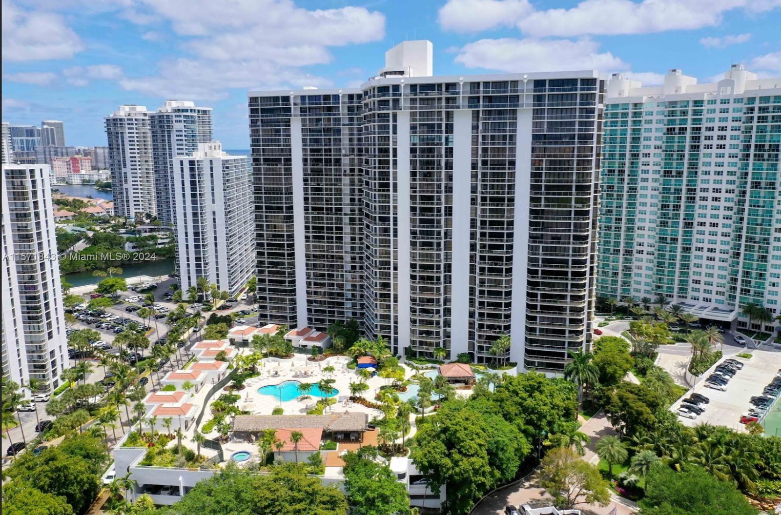 20281 E Country Club Dr 1109, Aventura, Florida 33180, 2 Bedrooms Bedrooms, ,2 BathroomsBathrooms,Residential,For Sale,20281 E Country Club Dr 1109,A11571843