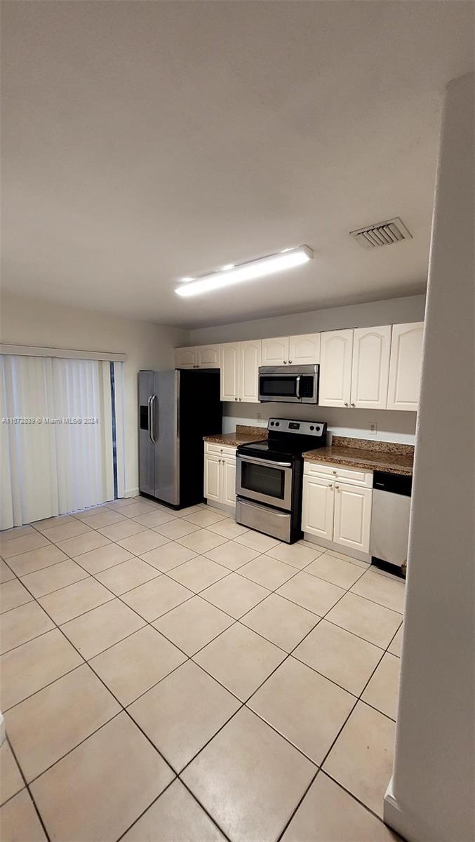 7375 NW 173rd Dr 52, Hialeah, Florida 33015, 3 Bedrooms Bedrooms, ,2 BathroomsBathrooms,Residentiallease,For Rent,7375 NW 173rd Dr 52,A11572839