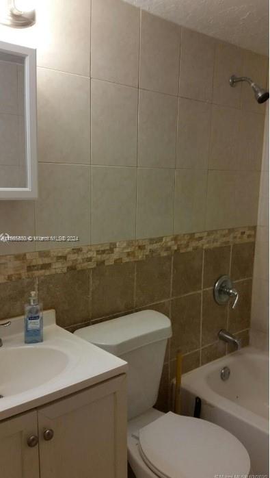 2441 SW 27th Ave 2, Miami, Florida 33145, ,1 BathroomBathrooms,Residentiallease,For Rent,2441 SW 27th Ave 2,A11565850