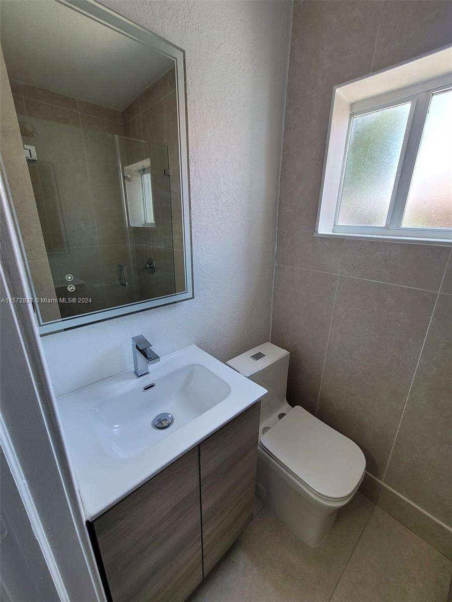 2238 NW 5th St 1, Miami, Florida 33125, 2 Bedrooms Bedrooms, ,1 BathroomBathrooms,Residentiallease,For Rent,2238 NW 5th St 1,A11572837