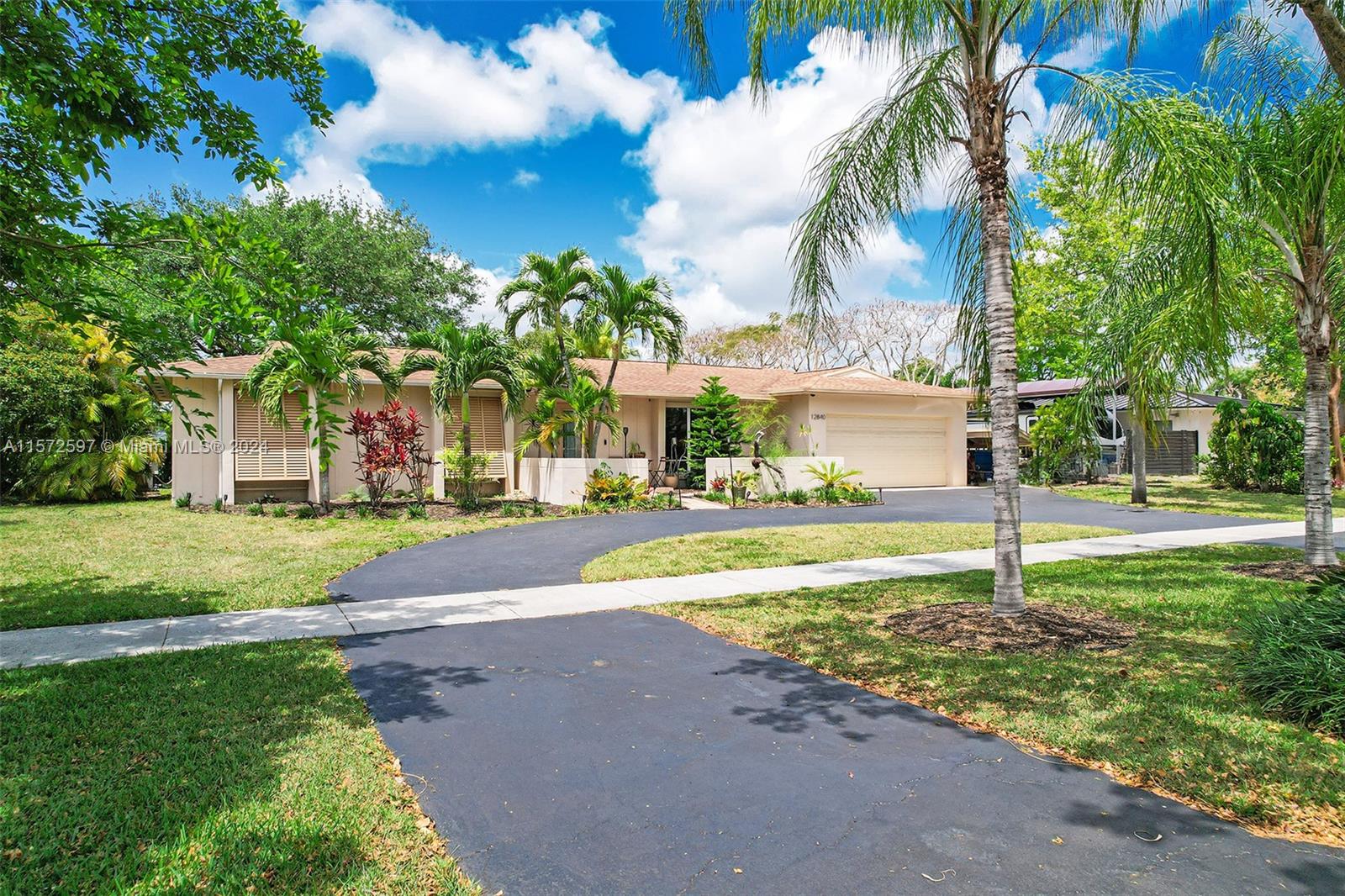 12840 SW 112th Ave  For Sale A11572597, FL