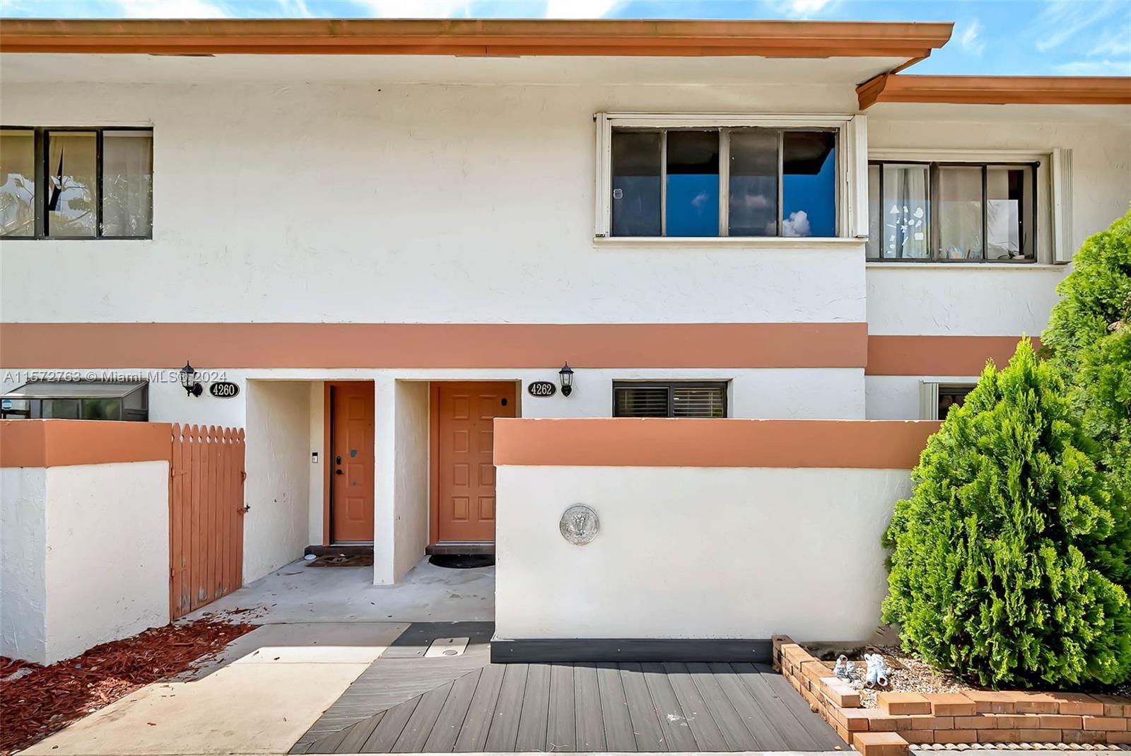 4262 SW 70th Ter, Davie, Florida 33314, 2 Bedrooms Bedrooms, ,1 BathroomBathrooms,Residentiallease,For Rent,4262 SW 70th Ter,A11572763