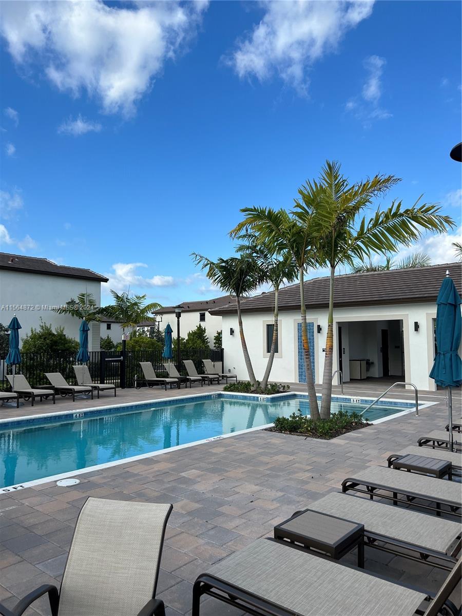Pembroke Pines, Florida 33027, 3 Bedrooms Bedrooms, ,2 BathroomsBathrooms,Residentiallease,For Rent,A11564872