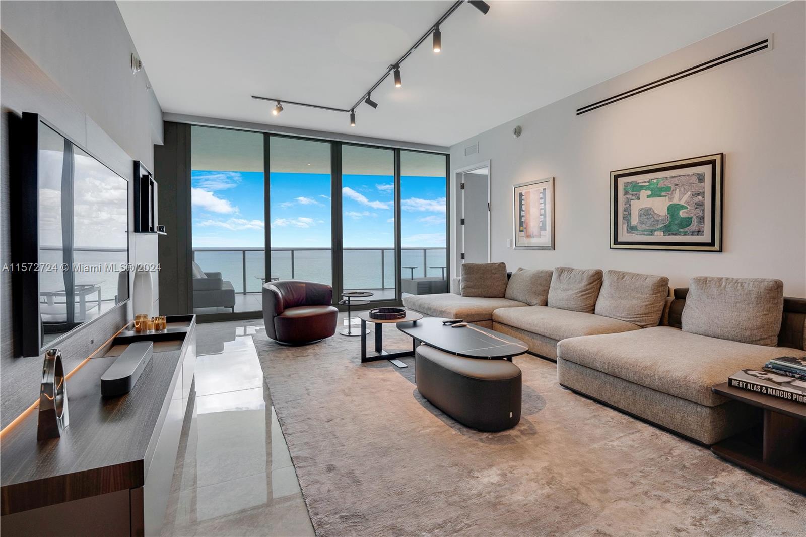 15701 Collins Ave 2804, Sunny Isles Beach, Florida 33160, 2 Bedrooms Bedrooms, ,2 BathroomsBathrooms,Residential,For Sale,15701 Collins Ave 2804,A11572724