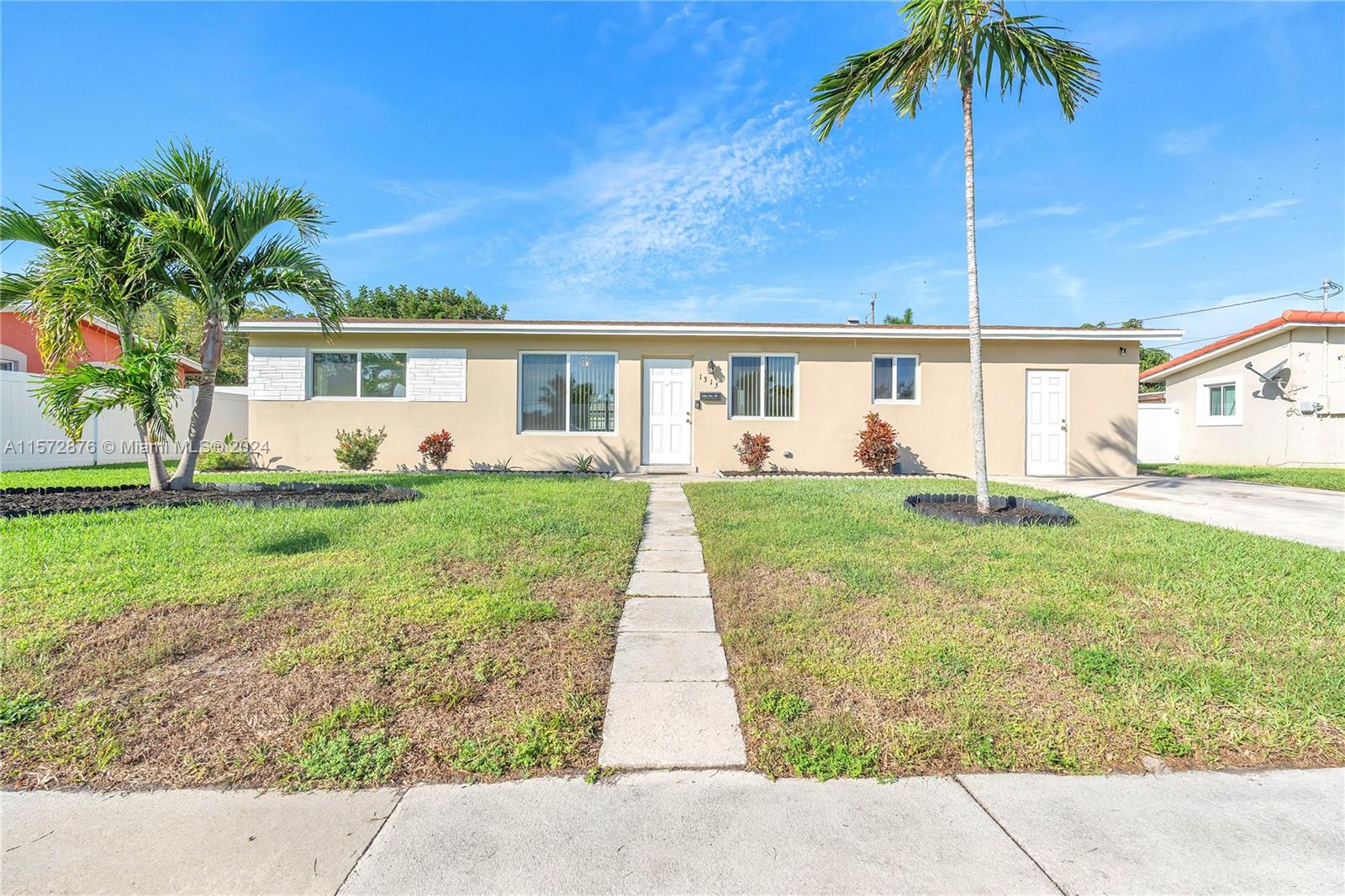 1315 SE 1st Ter, Deerfield Beach, Florida 33441, 3 Bedrooms Bedrooms, ,2 BathroomsBathrooms,Residentiallease,For Rent,1315 SE 1st Ter,A11572876