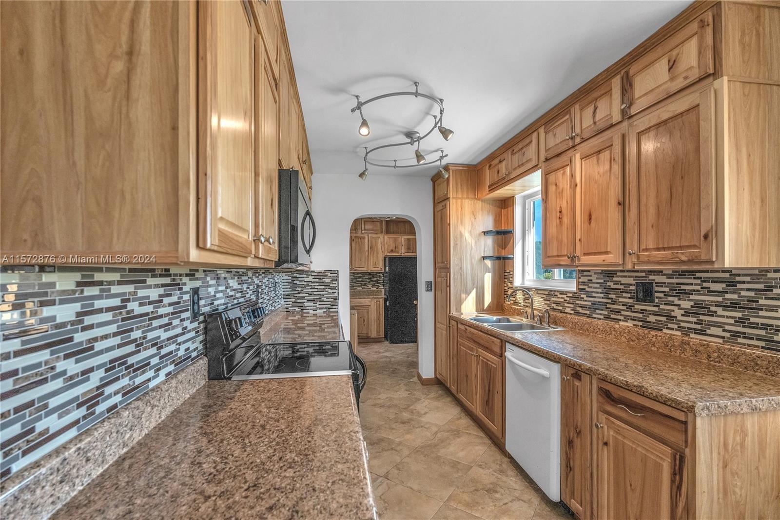 1315 SE 1st Ter, Deerfield Beach, Florida 33441, 3 Bedrooms Bedrooms, ,2 BathroomsBathrooms,Residentiallease,For Rent,1315 SE 1st Ter,A11572876