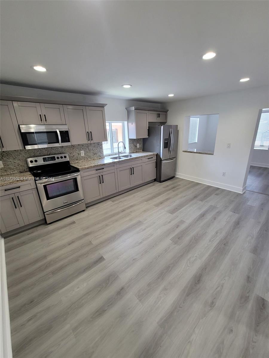 2238 NW 5th St 2, Miami, Florida 33125, 3 Bedrooms Bedrooms, ,1 BathroomBathrooms,Residentiallease,For Rent,2238 NW 5th St 2,A11572902