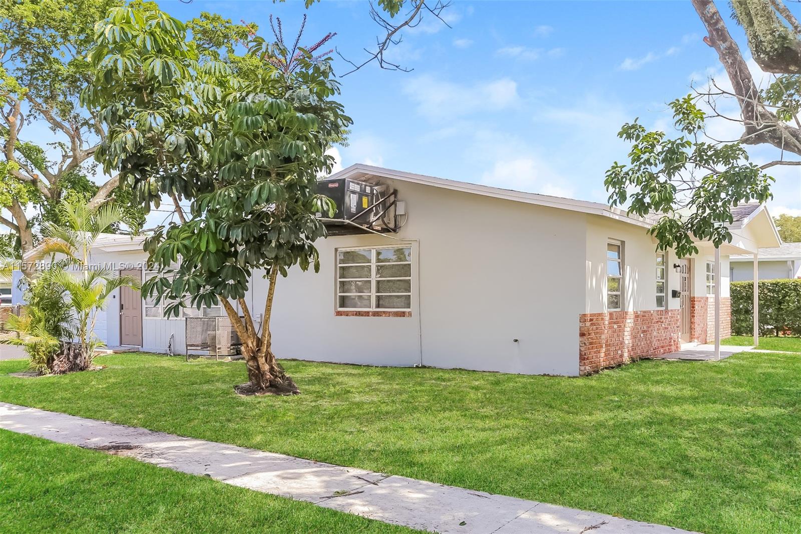 7315 Allen Dr 1, Hollywood, Florida 33024, 3 Bedrooms Bedrooms, ,2 BathroomsBathrooms,Residentiallease,For Rent,7315 Allen Dr 1,A11572890