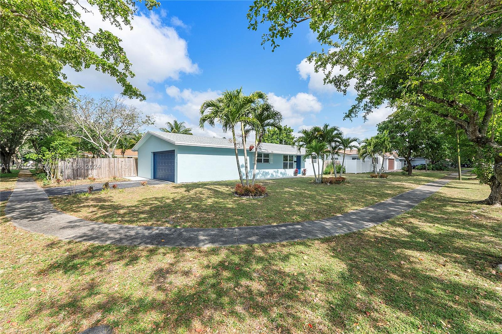 281 SW 52nd Ave, Plantation, Florida 33317, 4 Bedrooms Bedrooms, ,2 BathroomsBathrooms,Residential,For Sale,281 SW 52nd Ave,A11571895