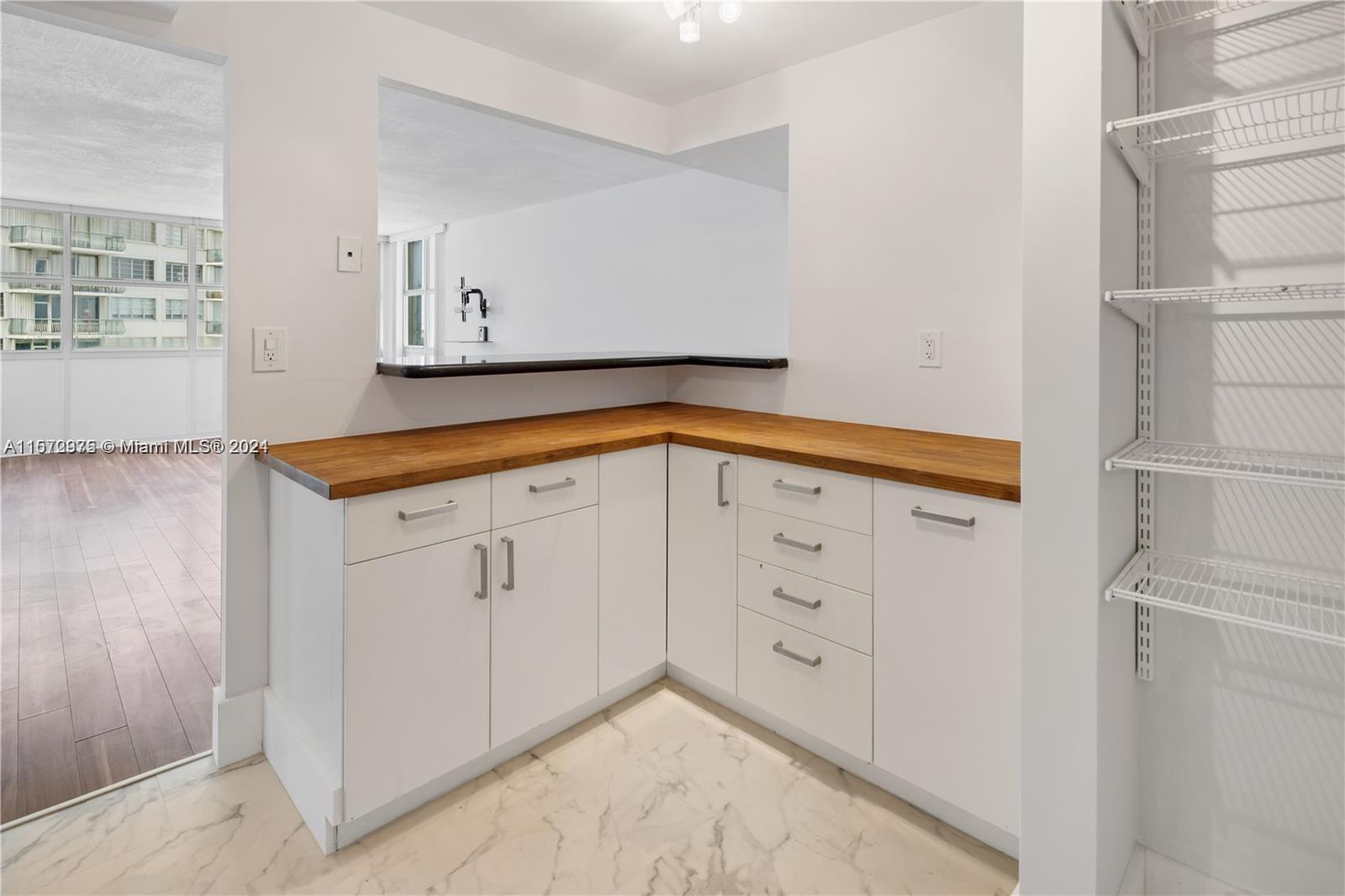 1420 Brickell Bay Dr 505C, Miami, Florida 33131, 2 Bedrooms Bedrooms, ,2 BathroomsBathrooms,Residentiallease,For Rent,1420 Brickell Bay Dr 505C,A11572975