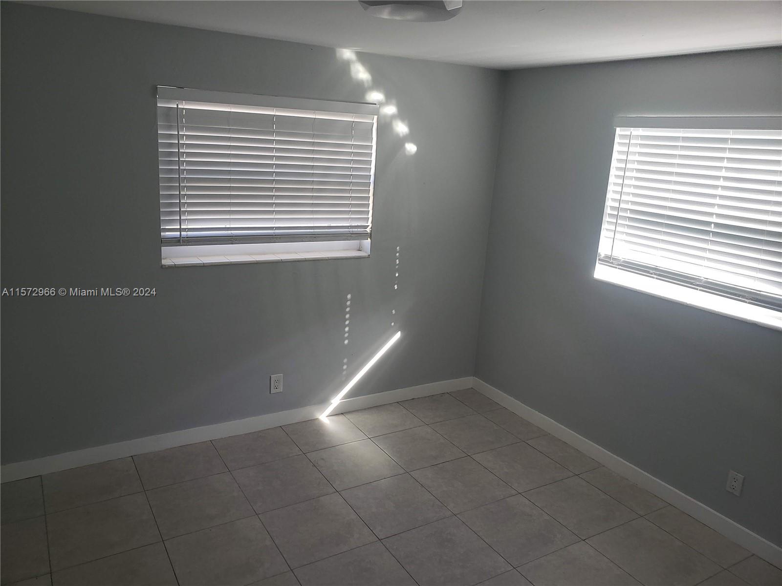 620 SW 10th St B, Fort Lauderdale, Florida 33315, 2 Bedrooms Bedrooms, ,1 BathroomBathrooms,Residentiallease,For Rent,620 SW 10th St B,A11572966