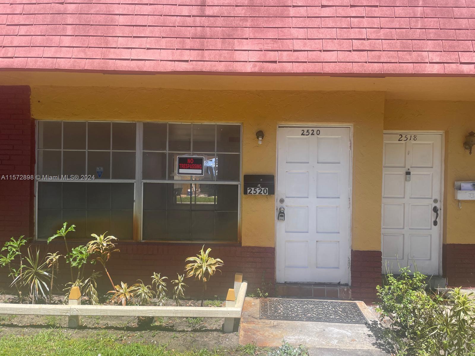 2520 NW 52nd Ave #21C, Lauderhill FL 33313