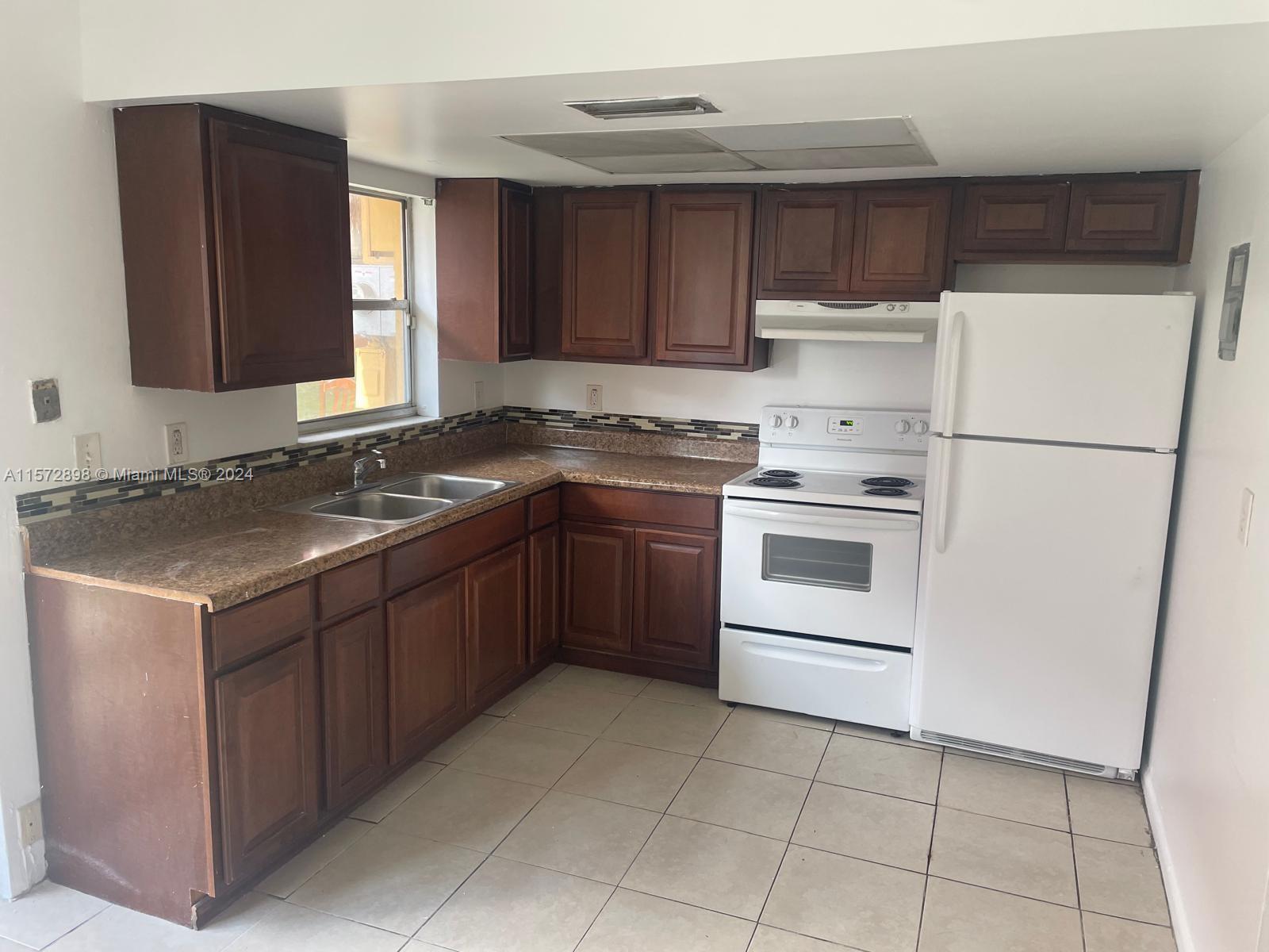 2520 NW 52nd Ave 21C, Lauderhill, Florida 33313, 2 Bedrooms Bedrooms, ,1 BathroomBathrooms,Residentiallease,For Rent,2520 NW 52nd Ave 21C,A11572898