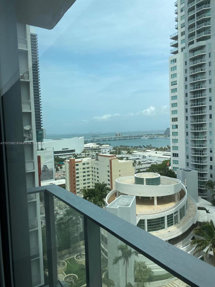 227 NE 2nd St 1910, Miami, Florida 33132, ,1 BathroomBathrooms,Residentiallease,For Rent,227 NE 2nd St 1910,A11572892