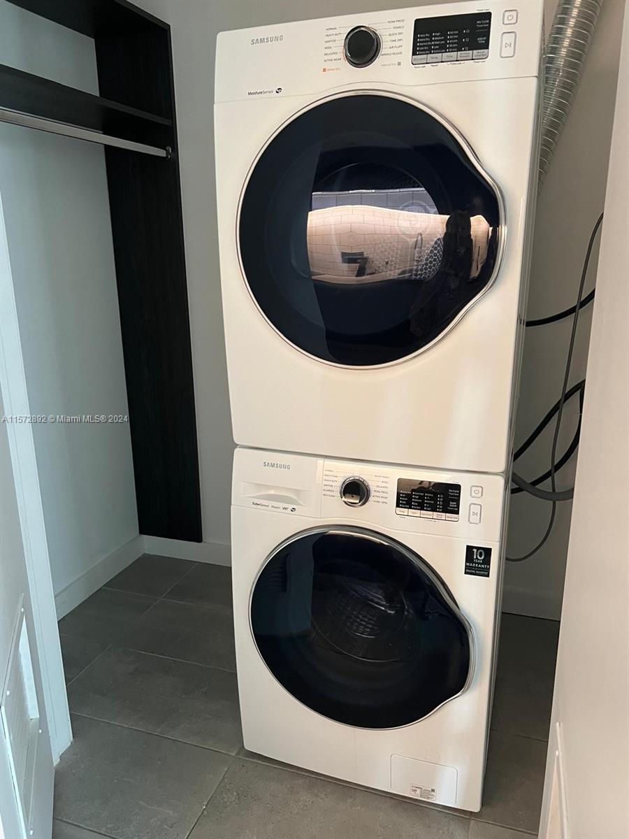 227 NE 2nd St 1910, Miami, Florida 33132, ,1 BathroomBathrooms,Residentiallease,For Rent,227 NE 2nd St 1910,A11572892
