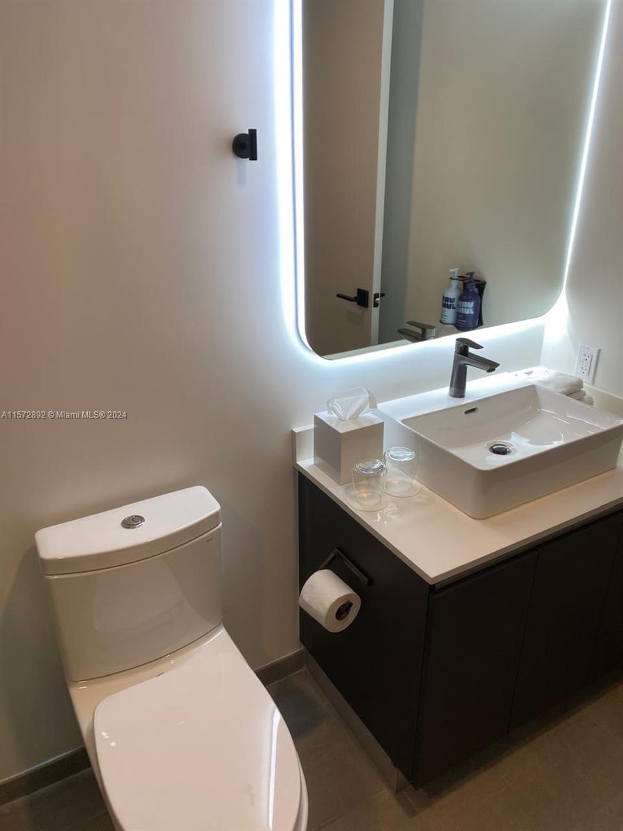 227 NE 2nd St 1910, Miami, Florida 33132, ,1 BathroomBathrooms,Residentiallease,For Rent,227 NE 2nd St 1910,A11572892