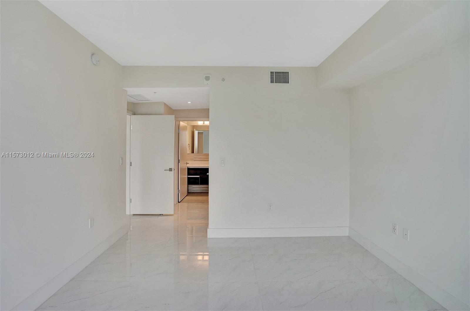 301 Altara Ave 835, Coral Gables, Florida 33146, 3 Bedrooms Bedrooms, ,2 BathroomsBathrooms,Residentiallease,For Rent,301 Altara Ave 835,A11573012